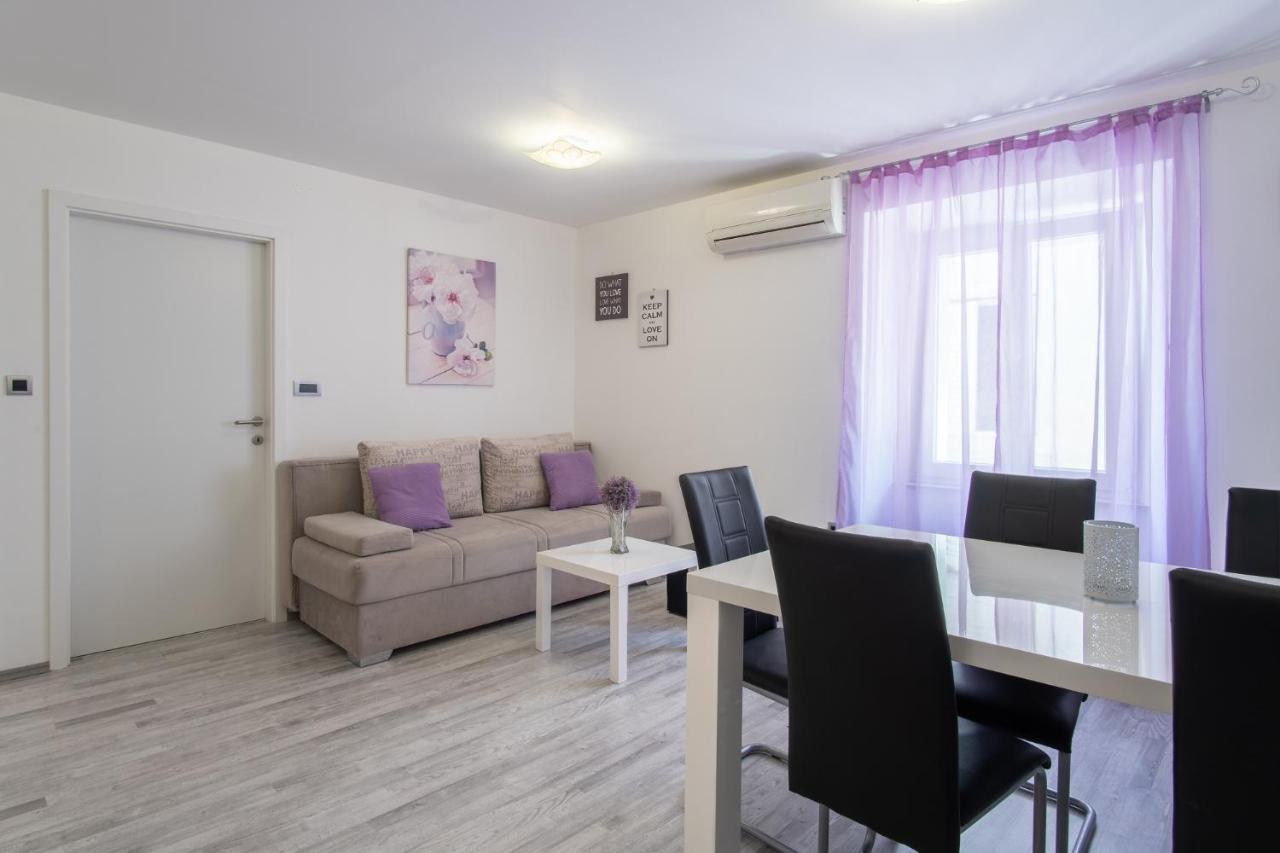 Private Holliday Apartment Pag Town Eksteriør billede