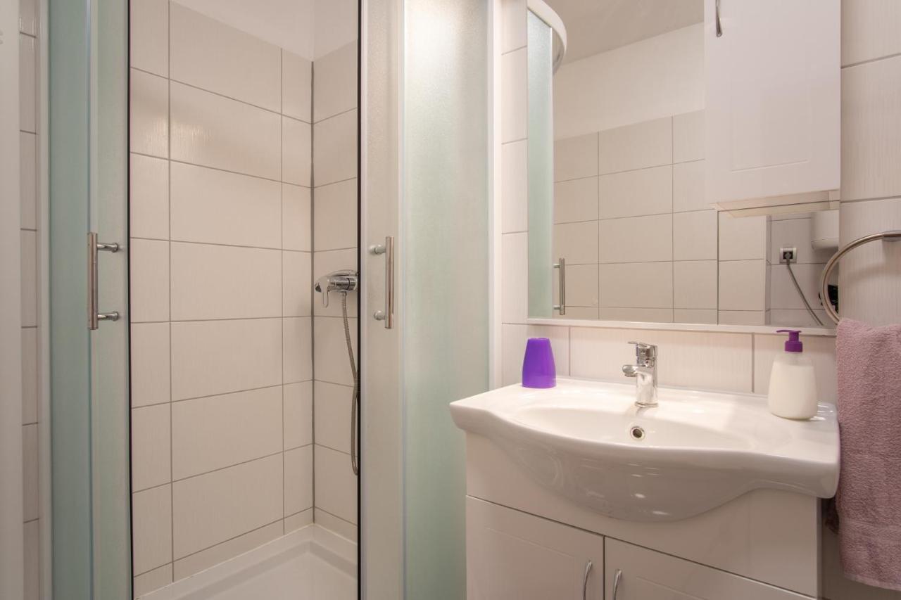 Private Holliday Apartment Pag Town Eksteriør billede